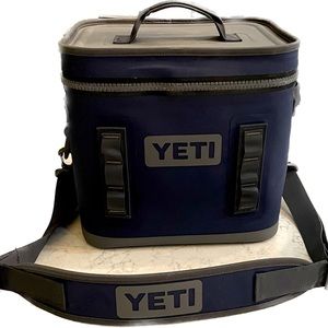 YETI cooler Hopper 12 NWOT, Navy Blue
